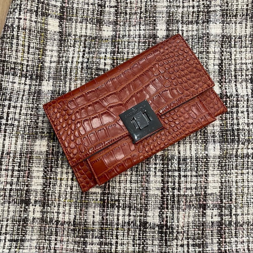 David Jones clutch